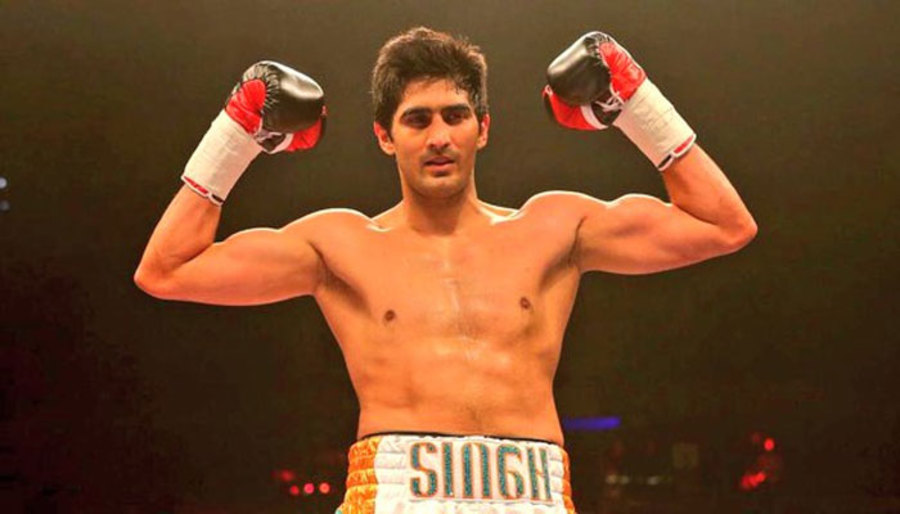 Watch Video: Vijender Singh knocks out Matiouze Royer for his 5th Straight Pro Boxing Triumph